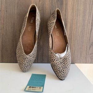 NEW-TOMS Women's Leopard Print Flats